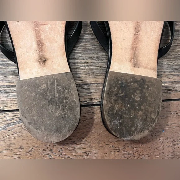 Manolo Blahnik Black Leather Bow Accents Sandals size 37 Women’s US size 7 - Picture 10 of 12